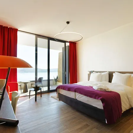 Ola - Adults Only 4*