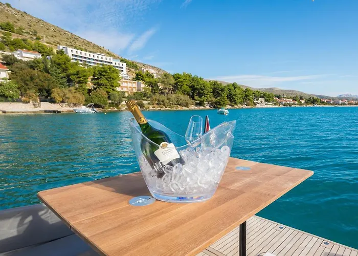 Ola - Adults Only 4*